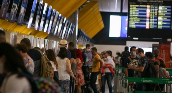 Brasil proíbe voos da África do Sul para frear nova variante da covid 
